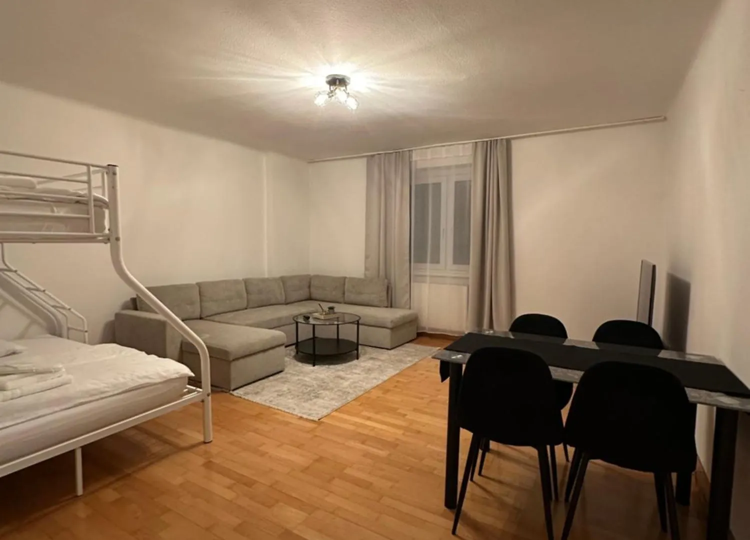 Cozy 2-Bedroom Retreat Near Subway And City Center 0*, Vienna Austria