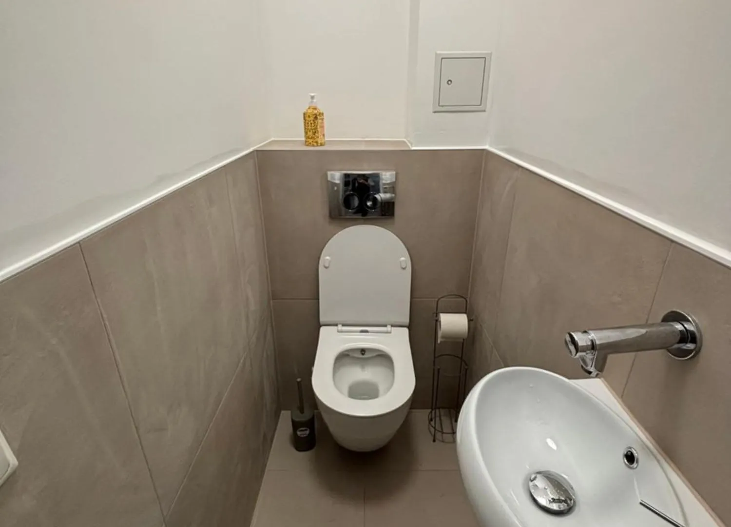 Cozy 2-Bedroom Retreat Near Subway And City Center 0*, Vienna Austria