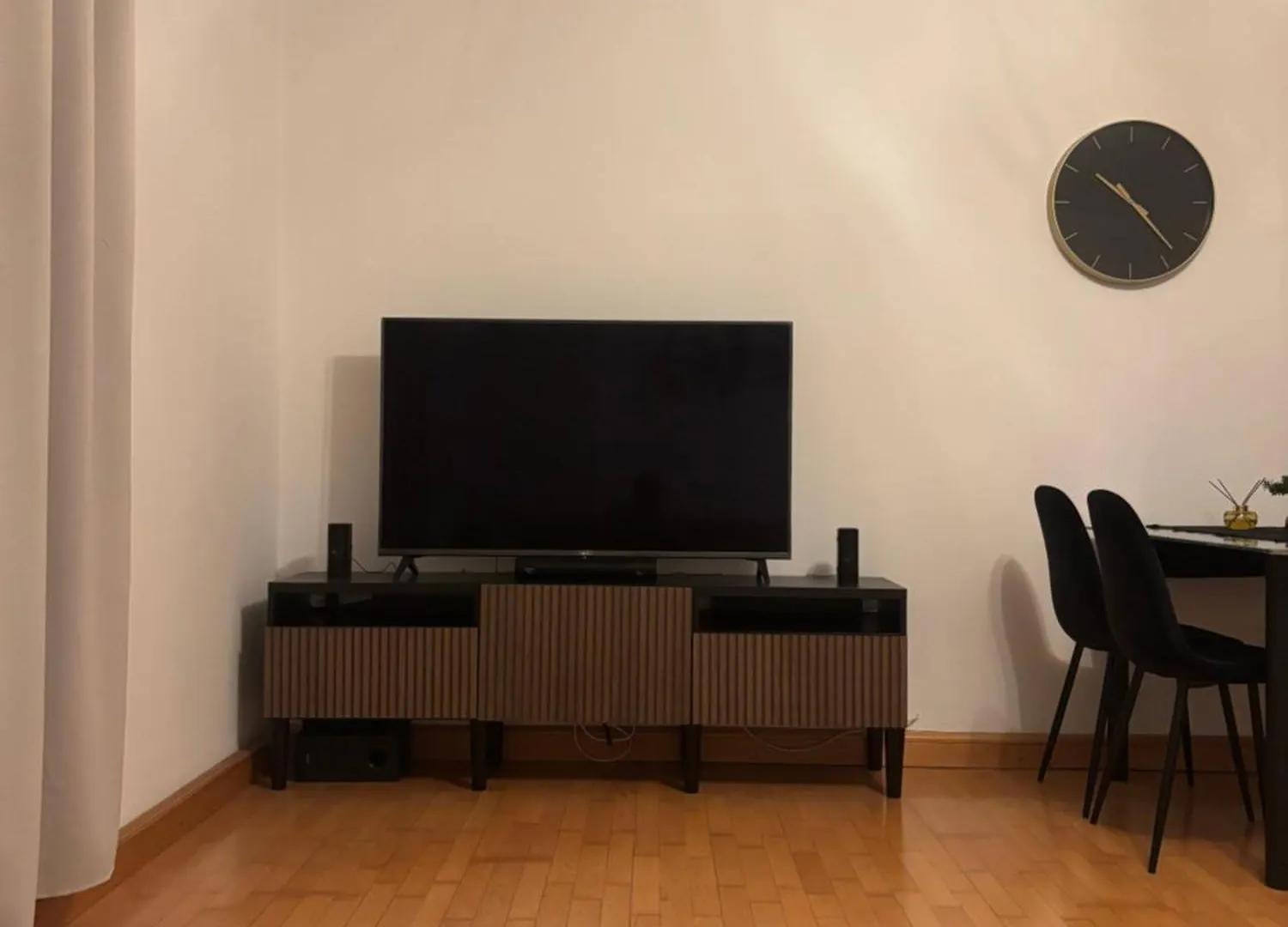Apartment Cozy 2-Bedroom Retreat Near Subway And City Center Austria